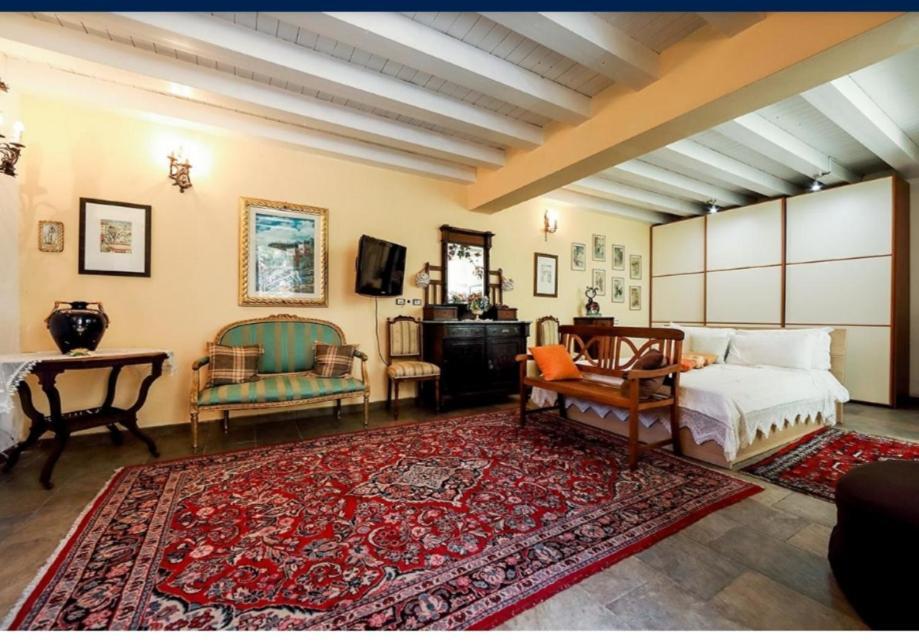 Villa Dei Marchesi Carrozza Santa Teresa Di Riva Quarto foto
